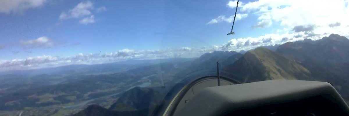 Flugwegposition um 09:12:38: Aufgenommen in der Nähe von Jesenice, Slowenien in 2132 Meter
